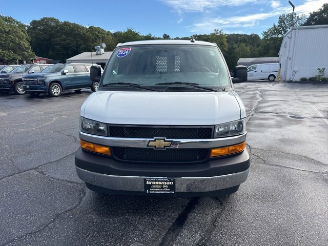 2024 Chevrolet Express 2500 Van Cargo photo 4