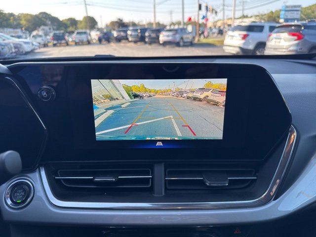 2025 Chevrolet Trax LT photo 2