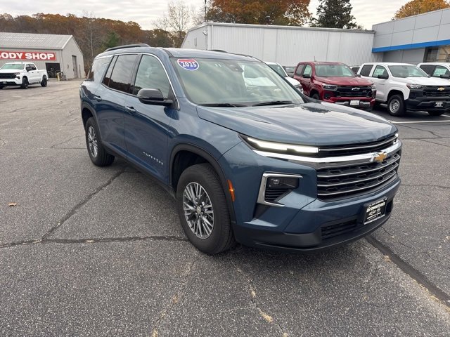 2025 Chevrolet Traverse photo 4