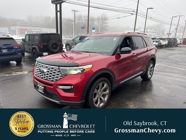 2020 Ford Explorer Platinum's photo