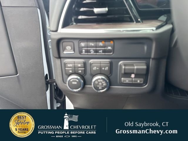 2026 Chevrolet Suburban Premier - Photo 16