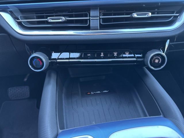 2025 Chevrolet Equinox EV LT - Photo 14