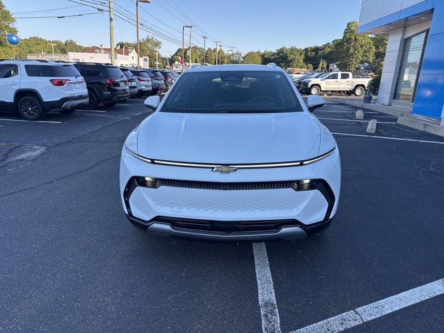 2025 Chevrolet Equinox EV 1LT photo 2