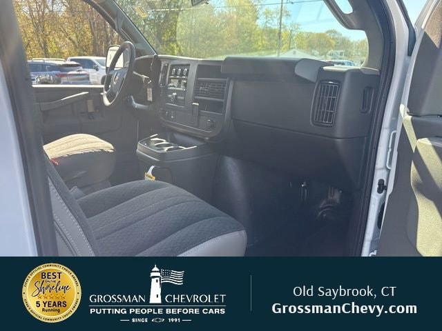 2026 Chevrolet Express Cargo Work Van - Photo 17