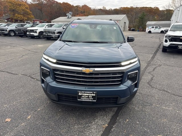 2025 Chevrolet Traverse photo 3