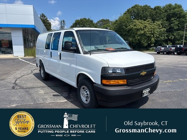 2025 Chevrolet Express Cargo Work Van's photo