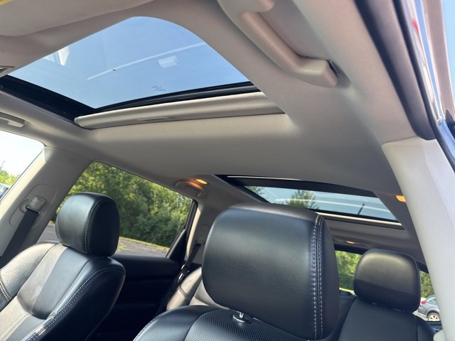 Used 2018 Nissan Pathfinder Platinum with VIN 5N1DR2MM3JC650985 for sale in Old Saybrook, CT