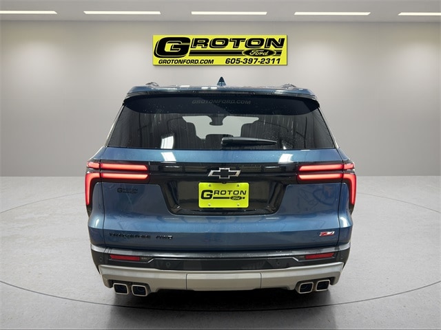 2025 Chevrolet Traverse Z71 photo 2