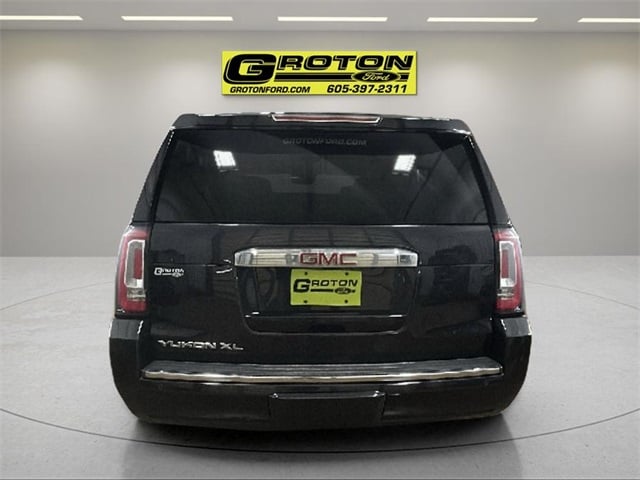 Used 2020 GMC Yukon XL Denali with VIN 1GKS2HKJ7LR150229 for sale in Groton, SD