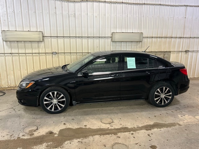 Used 2014 Chrysler 200 Touring with VIN 1C3CCBBG7EN120371 for sale in Groton, SD