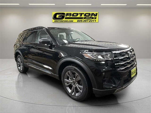 2025 Ford Explorer photo 2