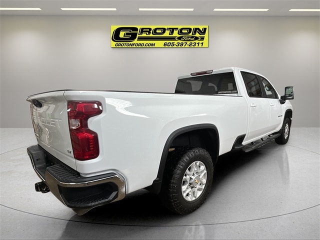 2024 Chevrolet Silverado 3500HD LT photo 3