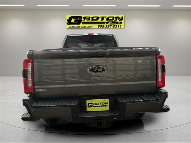 2025 Ford F-250 Lariat photo 2