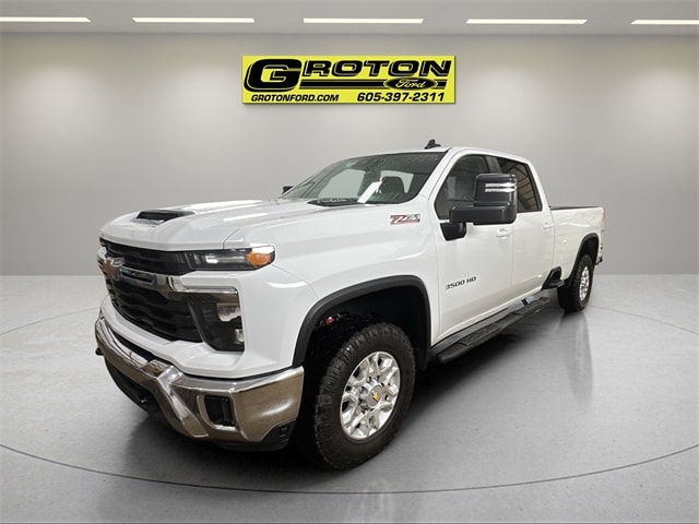 2024 Chevrolet Silverado 3500HD LT's photo
