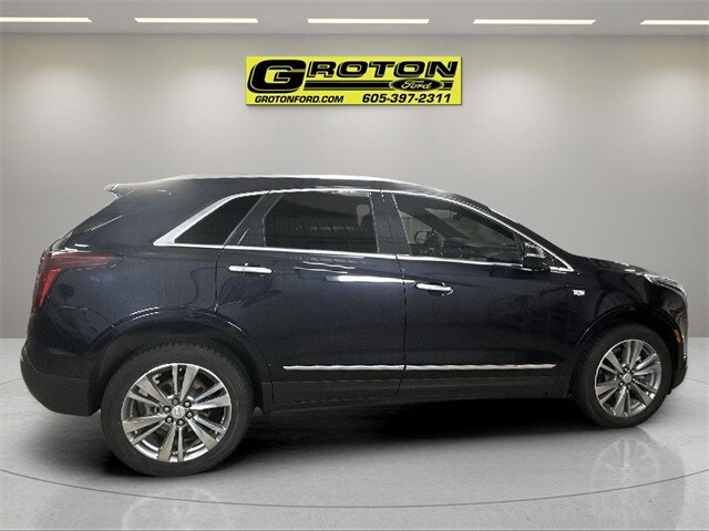 2022 Cadillac XT5 Premium Luxury photo 3