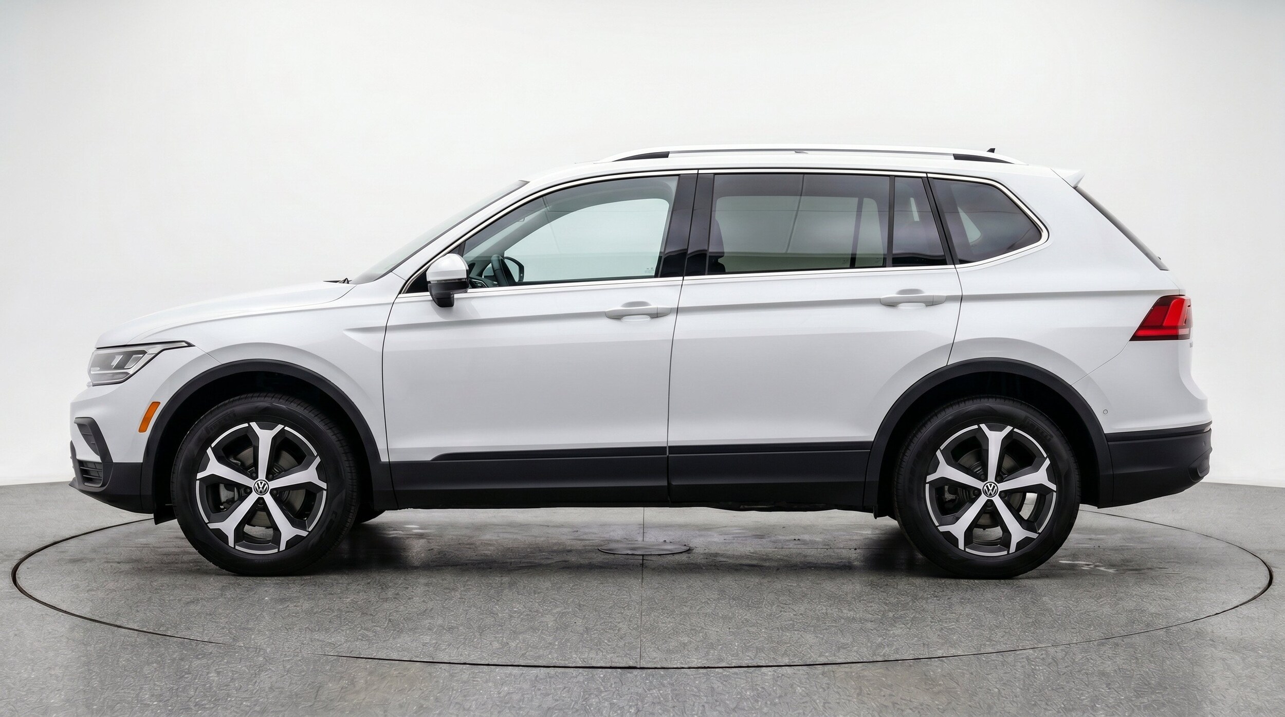 Thumbnail: 2026 Volkswagen Tiguan - 5