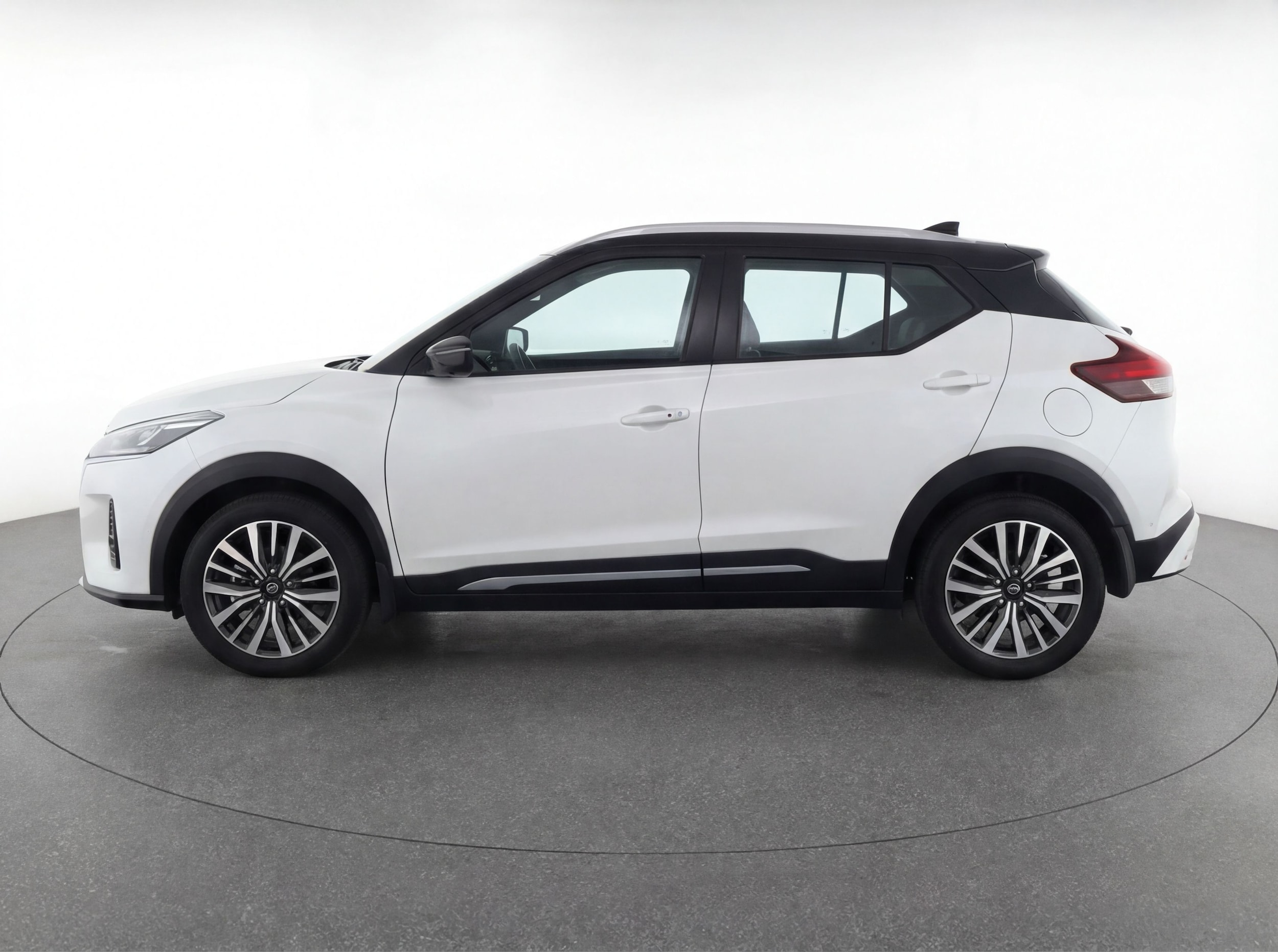 Thumbnail: 2024 Nissan Kicks - 4