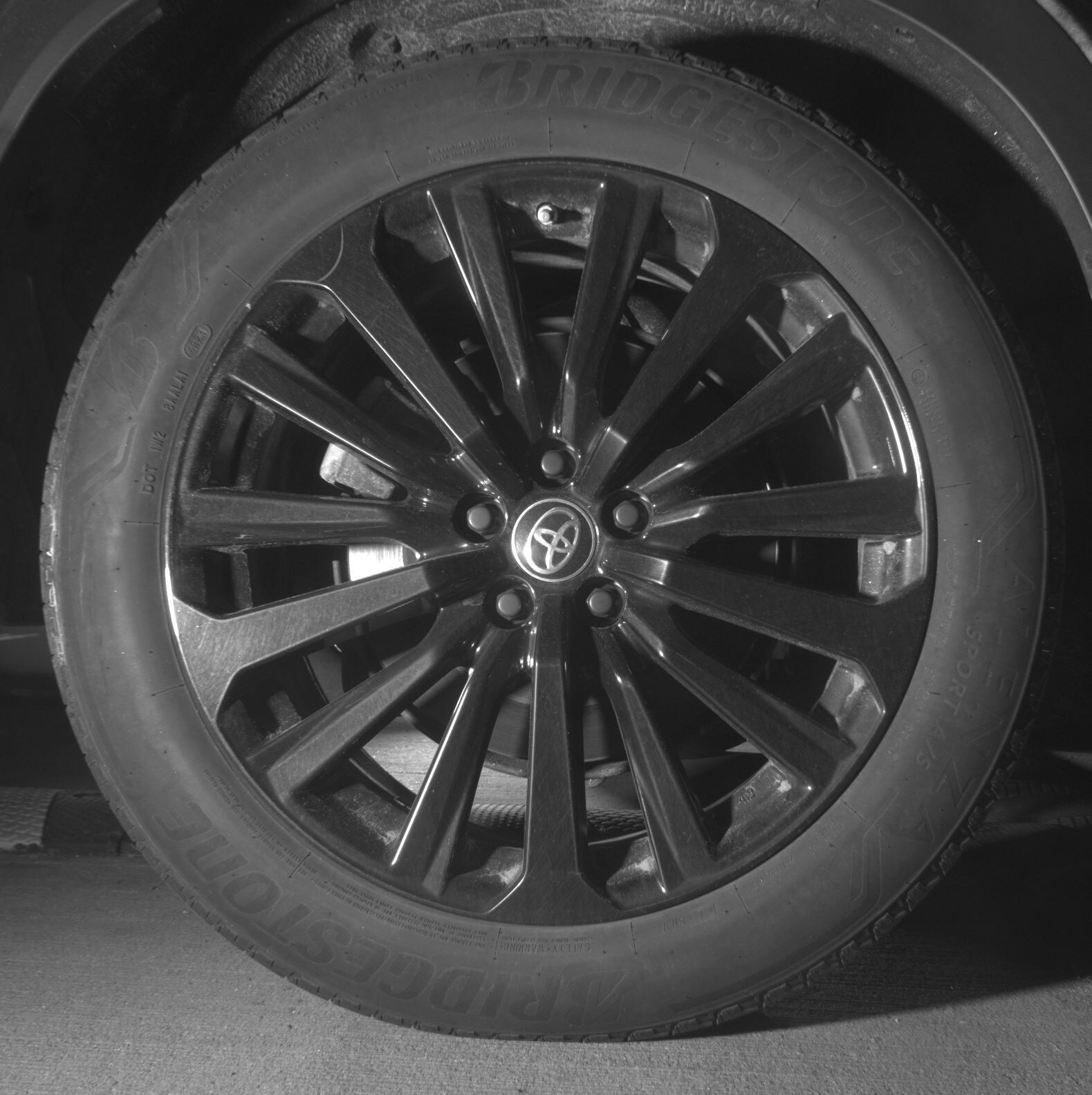 Thumbnail: 2024 Toyota Highlander - 12