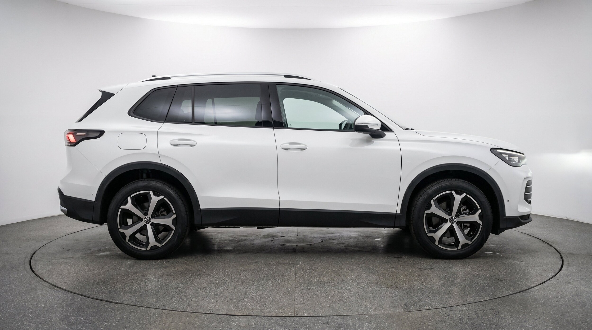 Thumbnail: 2026 Volkswagen Tiguan - 11
