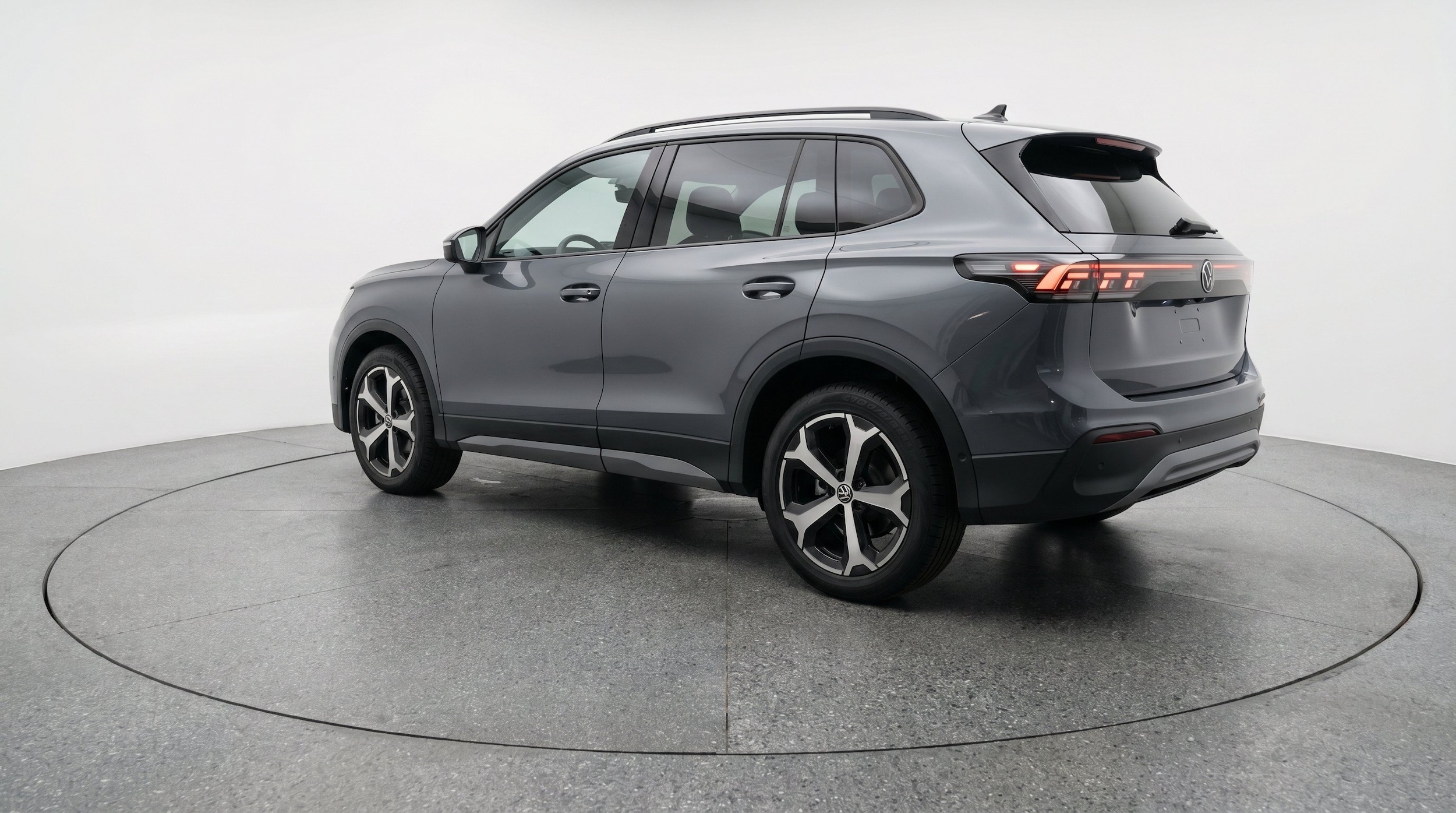 Thumbnail: 2026 Volkswagen Tiguan - 6