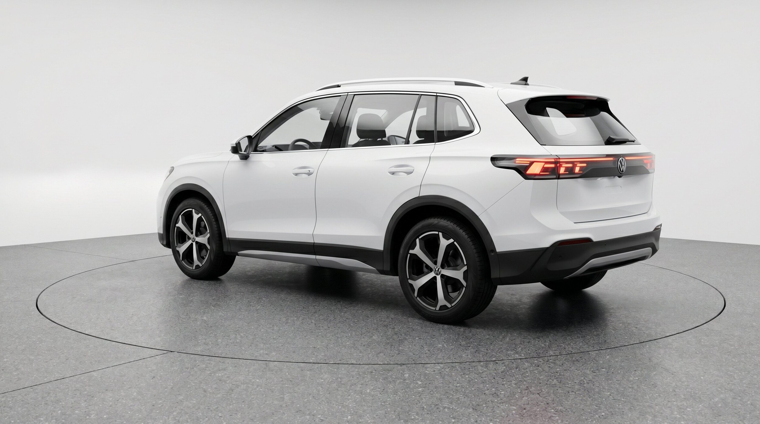 Thumbnail: 2026 Volkswagen Tiguan - 6