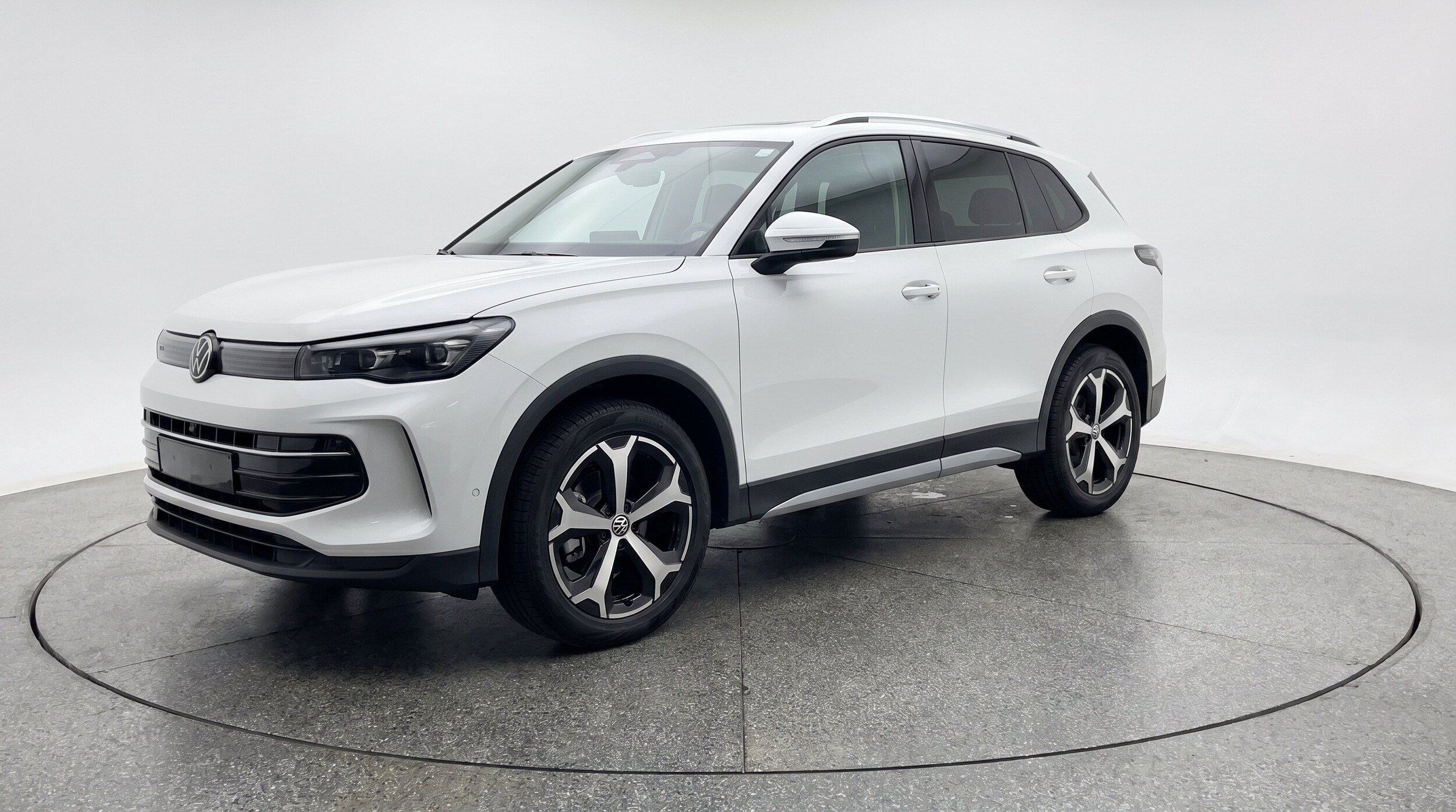 Thumbnail: 2026 Volkswagen Tiguan - 3
