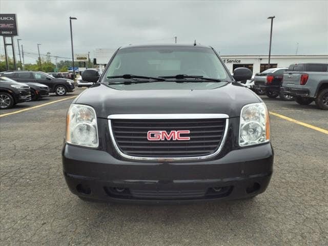 Used 2013 GMC Yukon SLE with VIN 1GKS2AE06DR319555 for sale in Monroe, MI