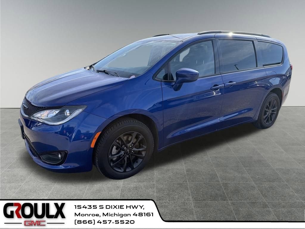 2020 Chrysler Pacifica AWD LAUNCH EDITION's photo