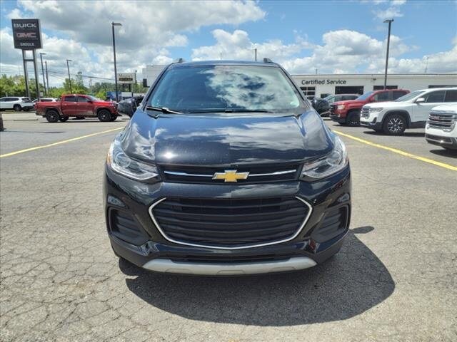 Used 2022 Chevrolet Trax LT with VIN KL7CJPSM2NB518963 for sale in Monroe, MI