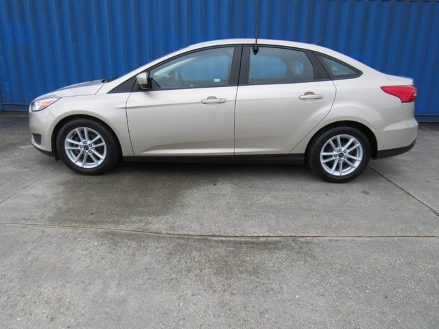 Used 2018 Ford Focus SE with VIN 1FADP3F25JL231330 for sale in Houston, TX