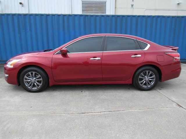 Used 2015 Nissan Altima S with VIN 1N4AL3AP8FC573105 for sale in Houston, TX