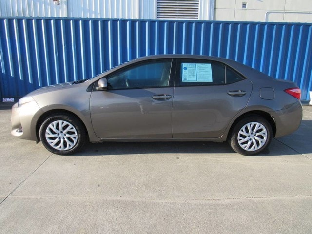 Used 2019 Toyota Corolla LE with VIN 5YFBURHE9KP878018 for sale in Houston, TX