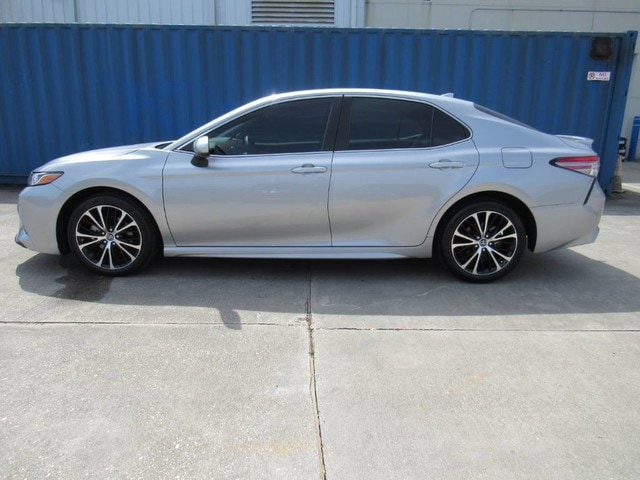 Used 2019 Toyota Camry SE with VIN 4T1B11HK9KU765460 for sale in Houston, TX