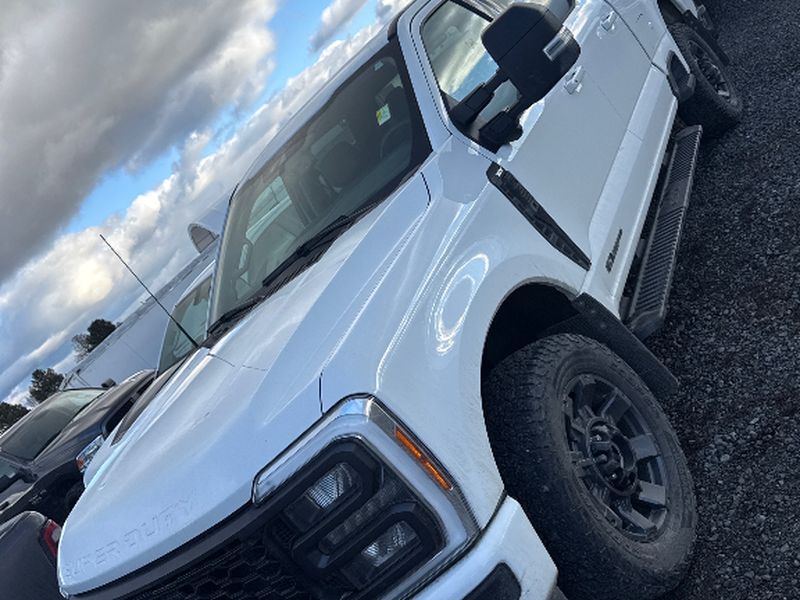 2023 Ford F-350 Super Duty XLT's photo