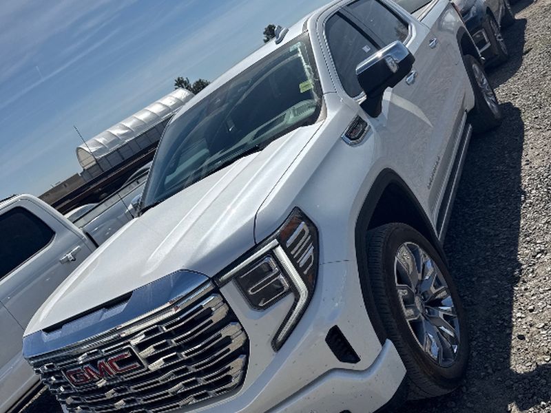 2023 GMC Sierra Denali 4WD Crew Cab Short Box's photo