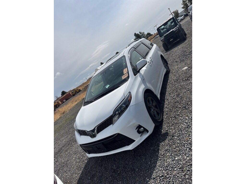 Used 2020 Toyota Sienna SE Primium Van