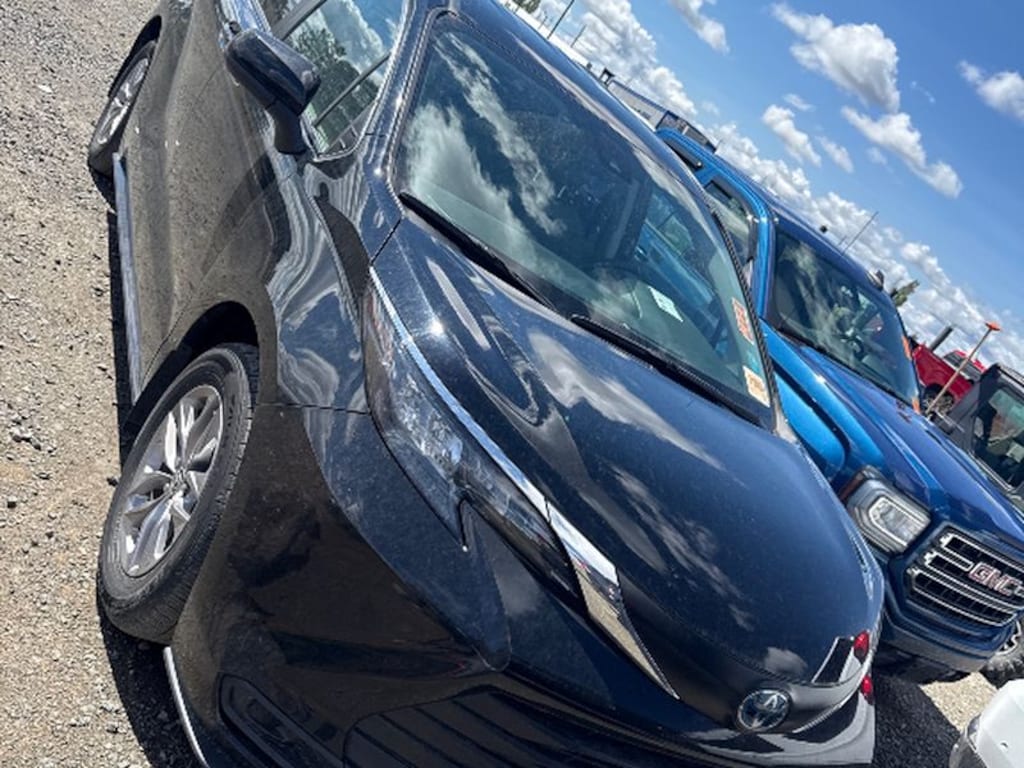 Used 2024 Toyota Sienna LE Van; Passenger