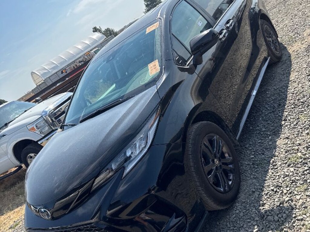 Used 2025 Toyota Sienna LE Van; Passenger
