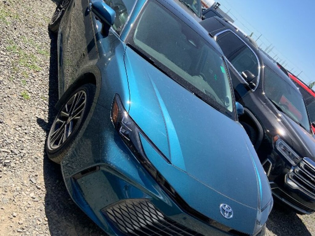 Used 2025 Toyota Camry Hybrid Sedan