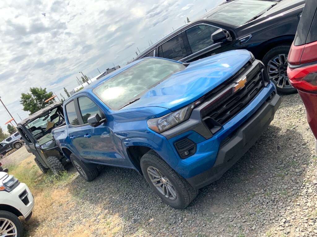 Used 2023 Chevrolet Colorado LT Cab; Crew