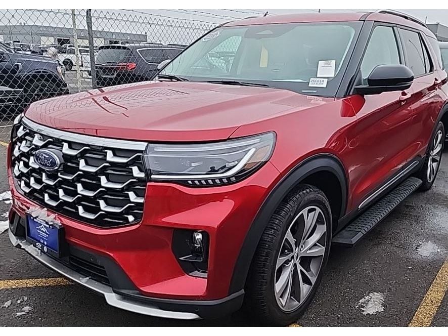 2025 Ford Explorer Platinum's photo