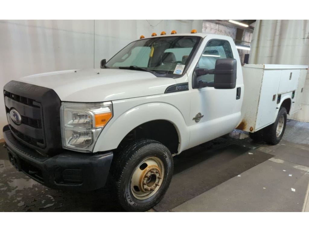 2011 Ford F-350 Super Duty Chassis Cab XL's photo