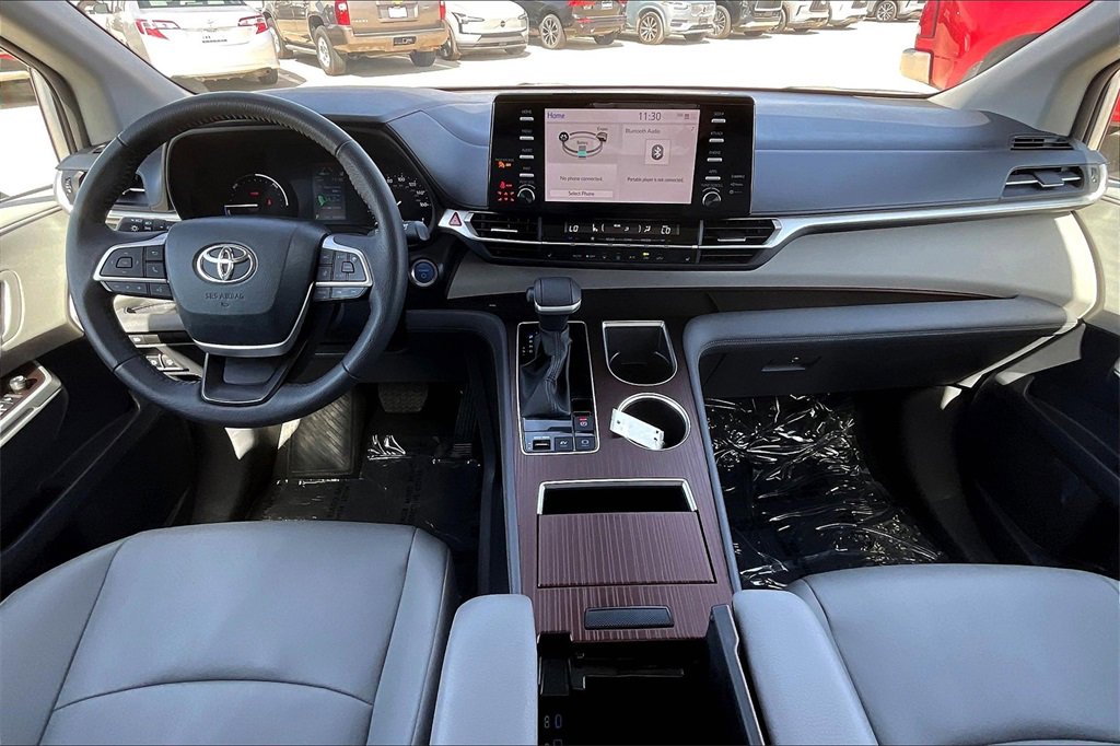 2024 Toyota Sienna XLE - Photo 19