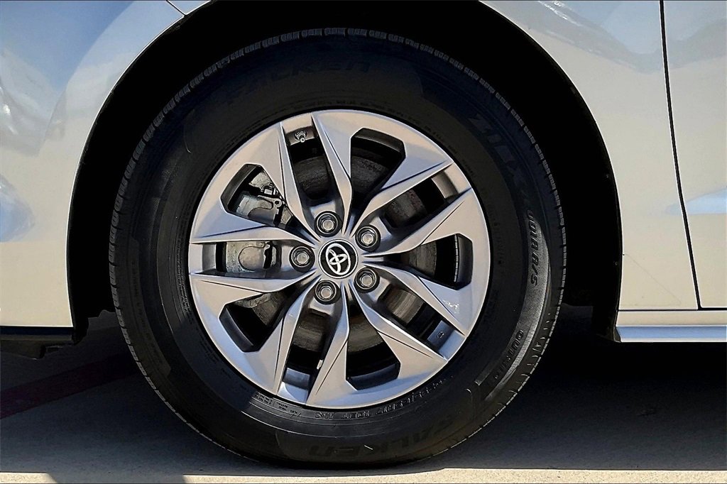 2024 Toyota Sienna XLE - Photo 10