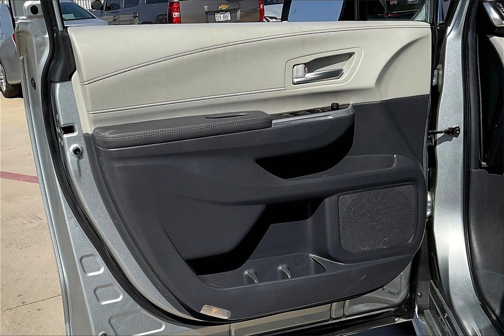 2024 Toyota Sienna XLE - Photo 22