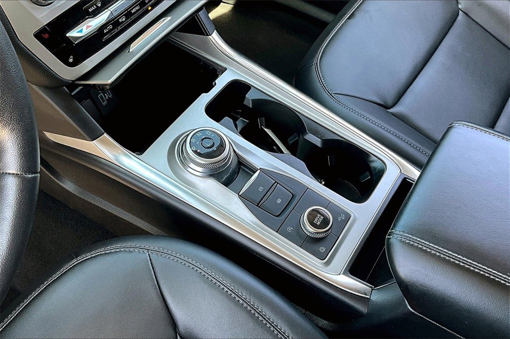 2024 Ford Explorer XLT - Photo 16