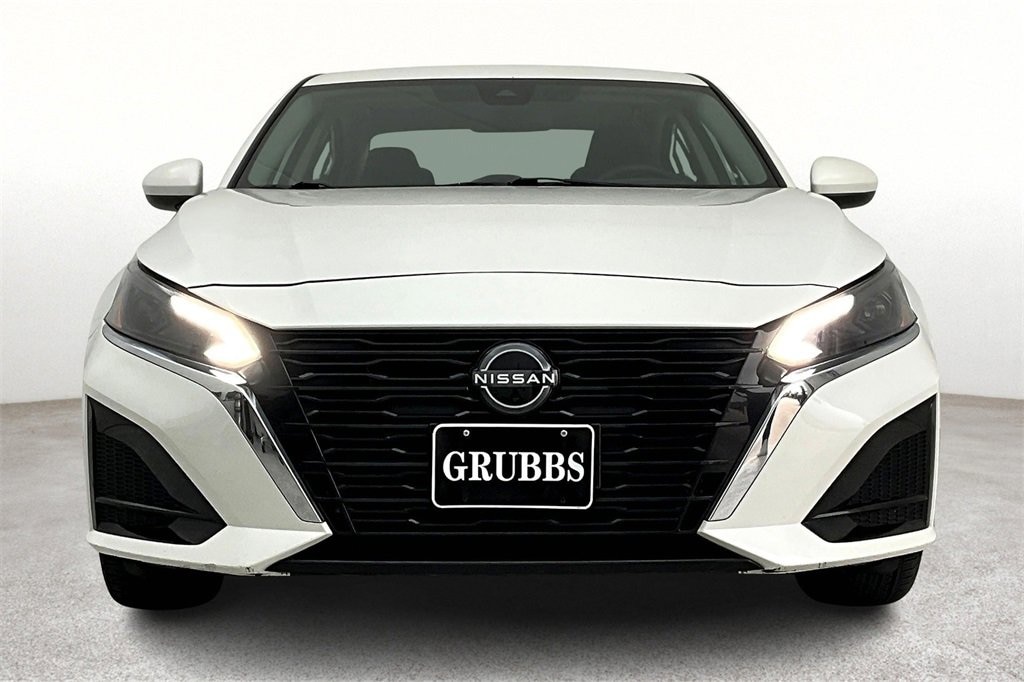 Used 2023 Nissan Altima 2.5 SV Sedan