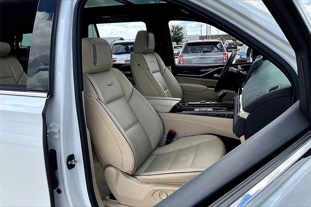 2023 Cadillac Escalade Premium Luxury - Photo 9