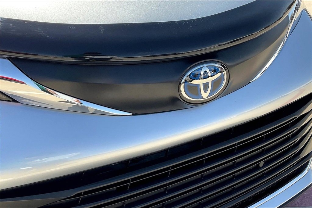 2024 Toyota Sienna XLE - Photo 35