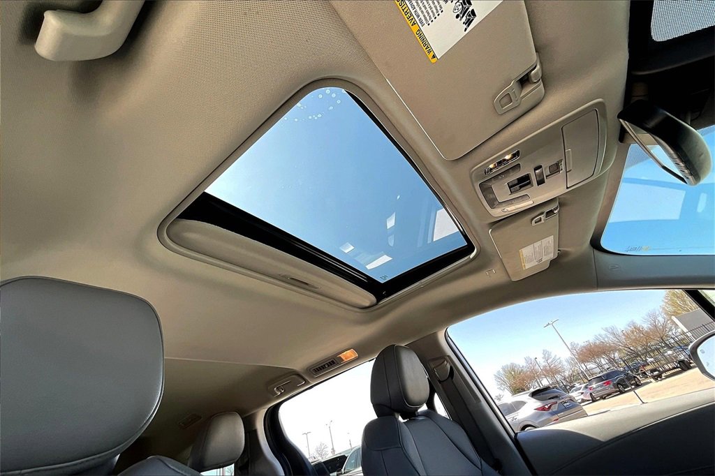 2024 Toyota Sienna XLE - Photo 21